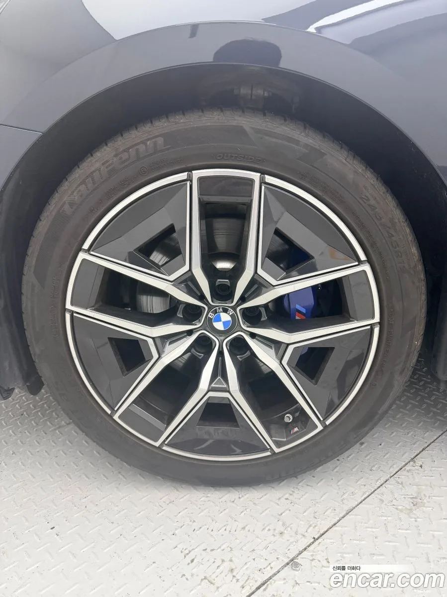 BMW 5 Series 520i M 2024 — миниатюра 2