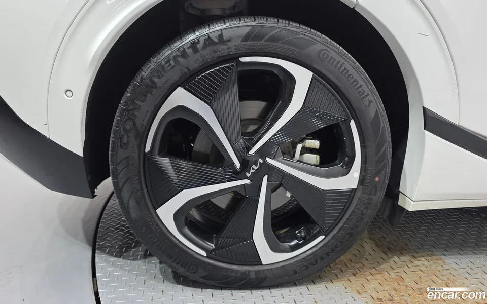 Kia EV6 4WD 2023 — thumbnail 2
