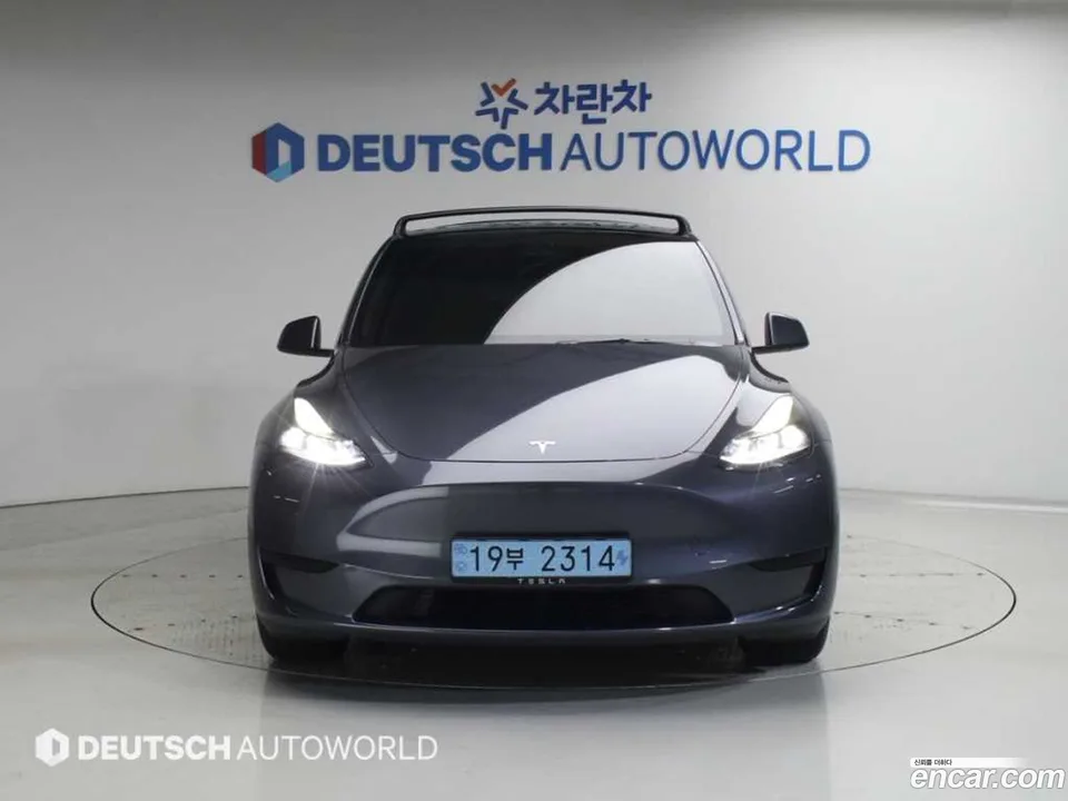 Tesla Model Y RWD 2023 — thumbnail 3