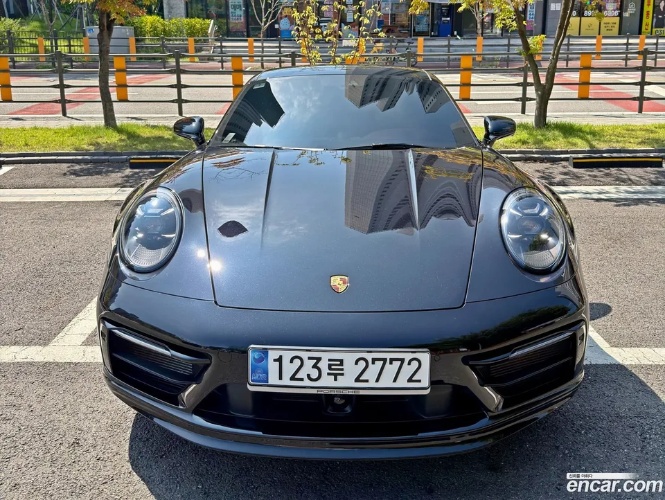 Porsche 911 (992) 4 GTS 2024 — миниатюра 3