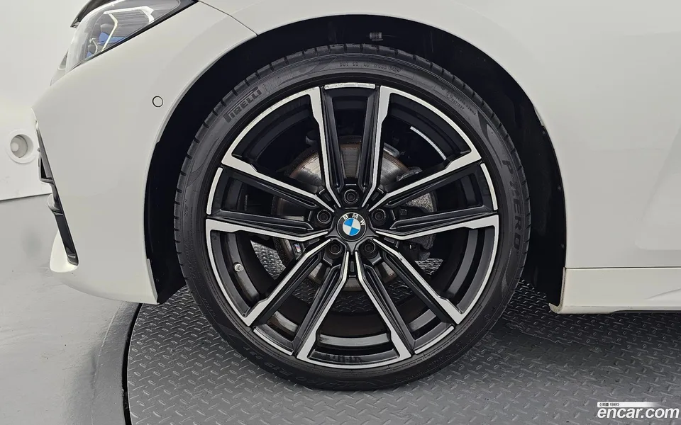 BMW 4 Series 420i M 2024 — thumbnail 2