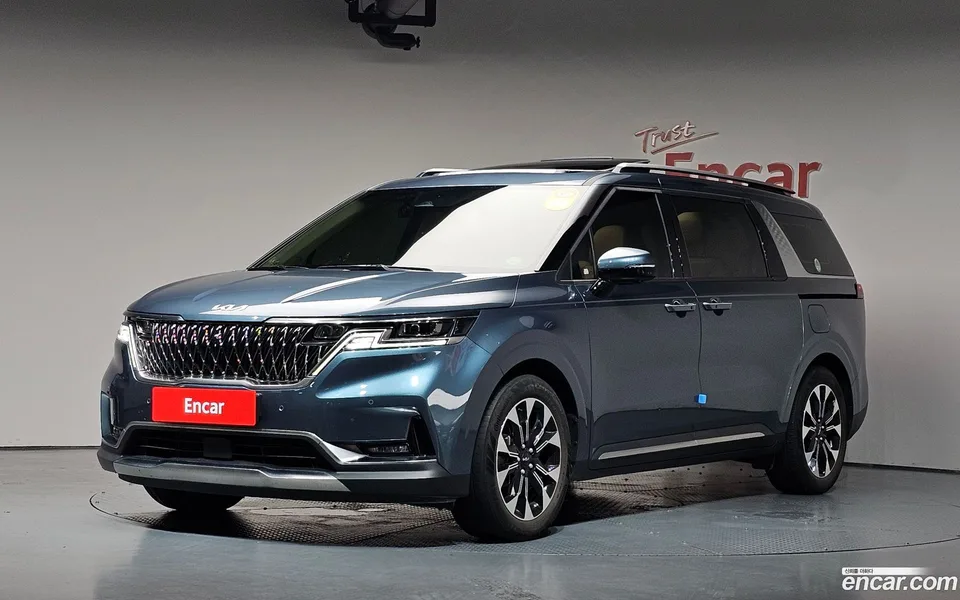Kia Carnival 9 2022 — photo 1, buy with delivery to Moscow