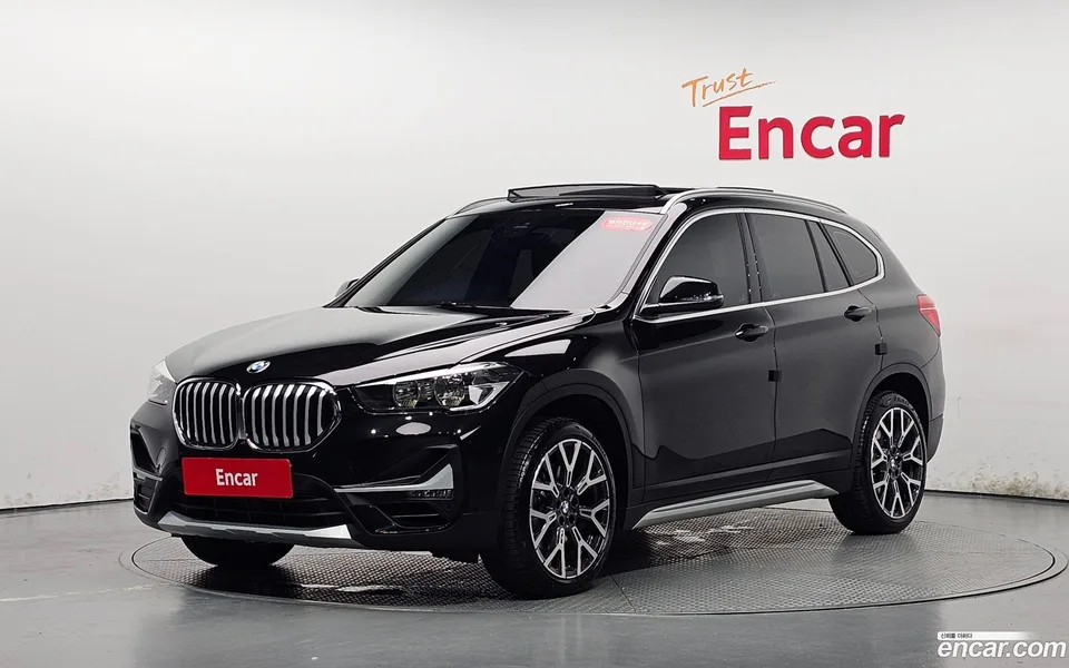 BMW X1 xDrive 20i xLine 2022 — photo 1, buy with delivery to Moscow