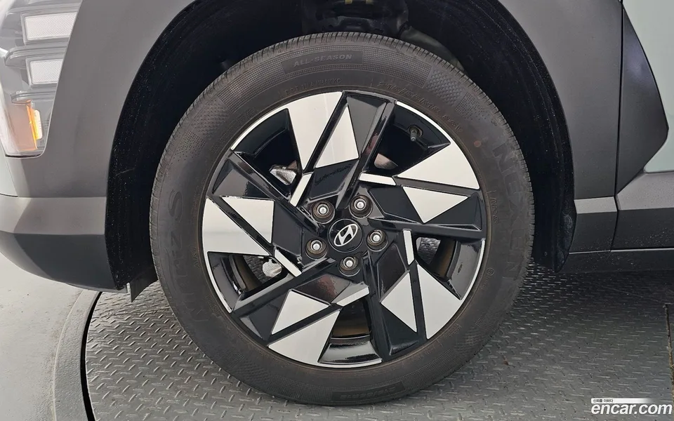 Hyundai Kona 1.6 2WD 2024 — thumbnail 2