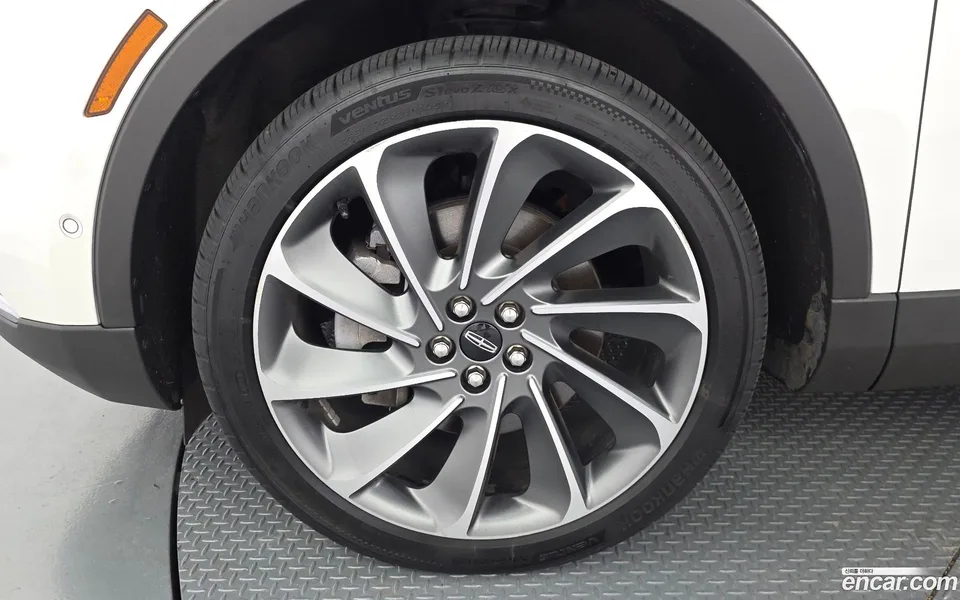 Lincoln 1 2.7 202A AWD 2023 — thumbnail 2