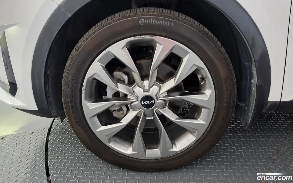 Kia Sorento 2.2 2WD 2023 — thumbnail 2