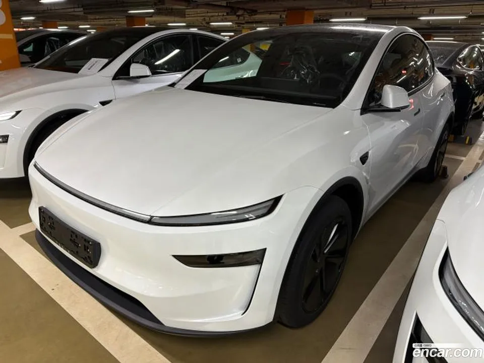 Tesla Model Y RWD 2026 — thumbnail 2