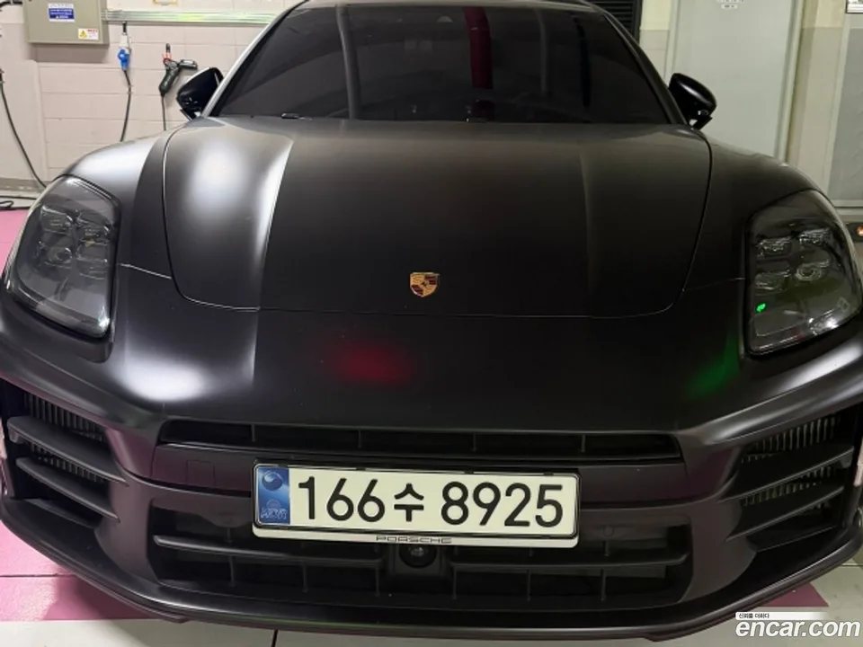 Porsche Panamera (976) 2.9 AWD E- 2025 — photo 1, buy with delivery to Moscow