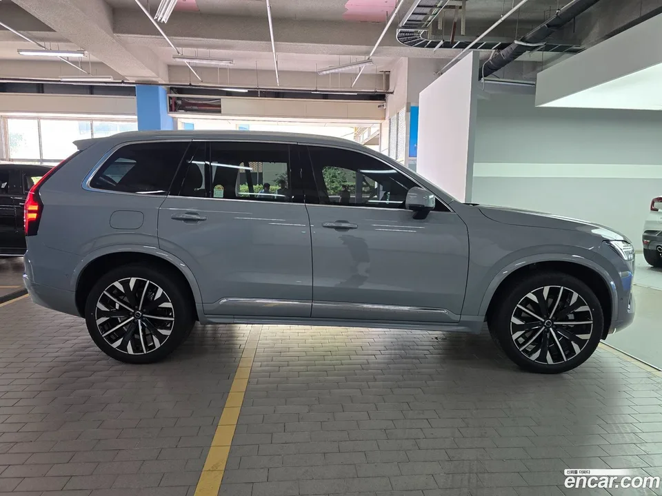 Volvo XC90 B6 2026 — thumbnail 2