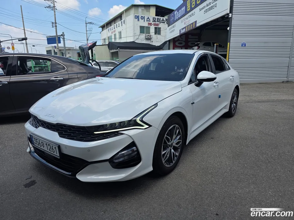 Kia K5 2.0 2022 — photo 1, buy with delivery to Moscow