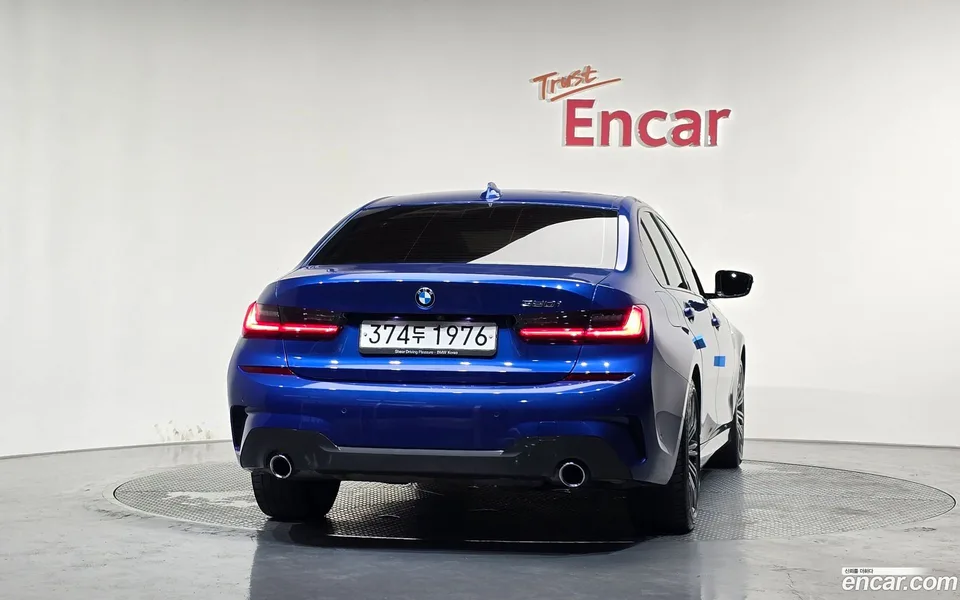 BMW 3 Series 320i M 2022 — thumbnail 4
