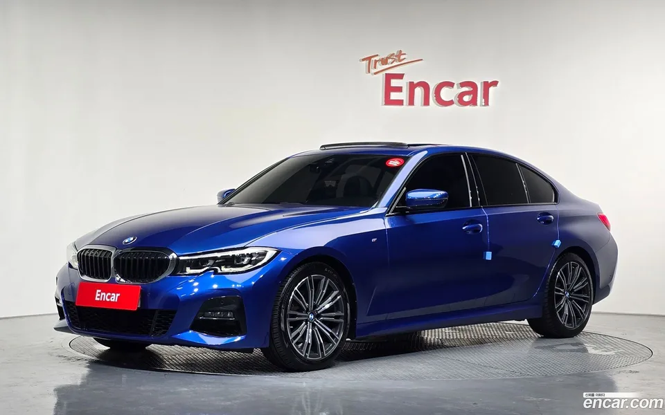 BMW 3 Series 320i M 2022 — photo 1, buy with delivery to Moscow