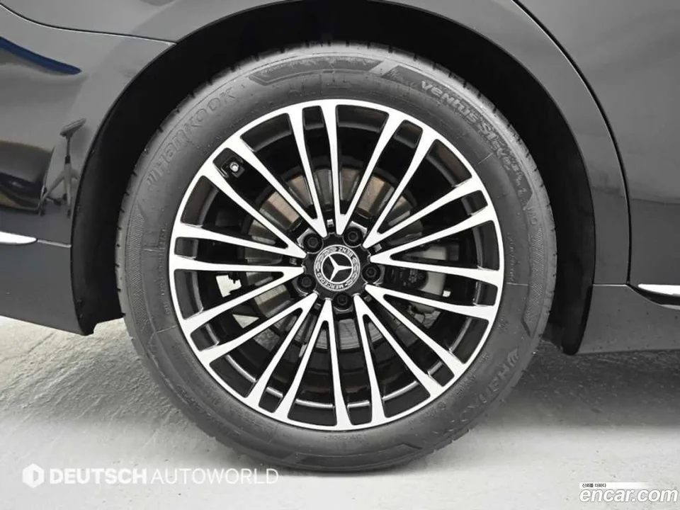 Mercedes-Benz S-Class S350 d 4MATIC 2025 — thumbnail 2