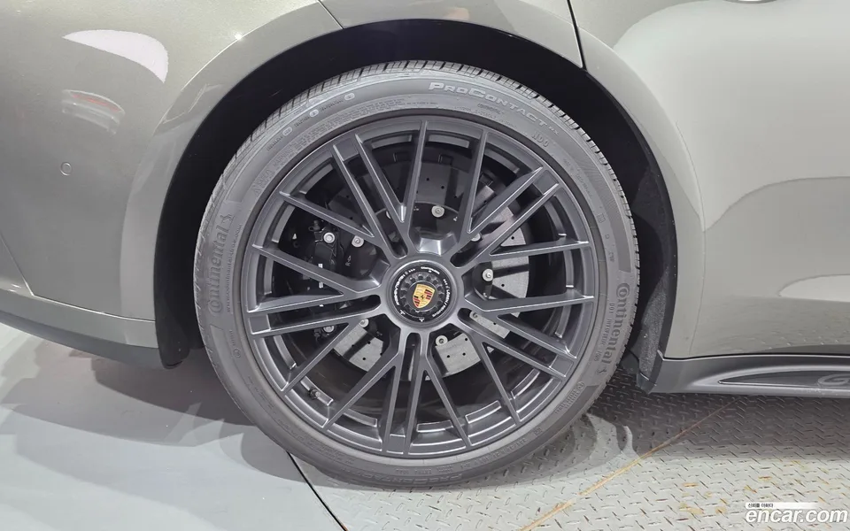 Porsche Panamera (976) 4.0 GTS 2025 — миниатюра 2
