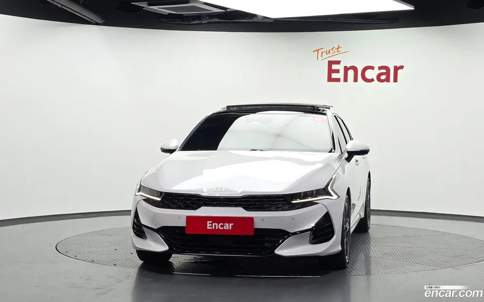 Kia K5 2.0 2023 — thumbnail 3