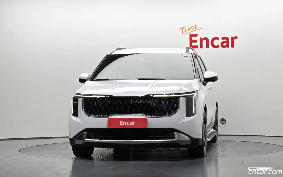 Kia Carnival 7 2024 — thumbnail 3