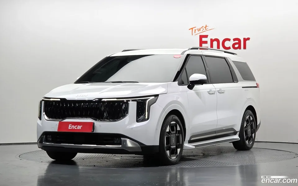 Kia Carnival 7 2024 — photo 1, buy with delivery to Moscow