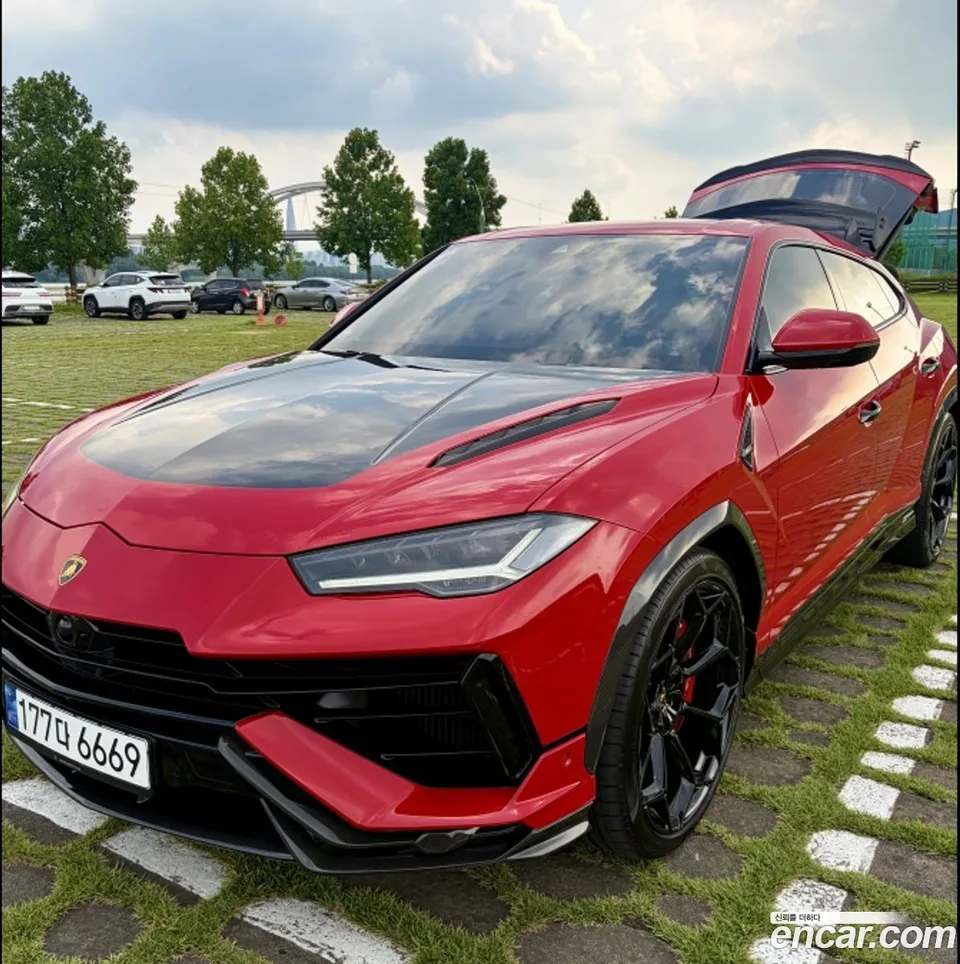Lamborghini Urus 4.0 V8 2024 — photo 1, buy with delivery to Moscow