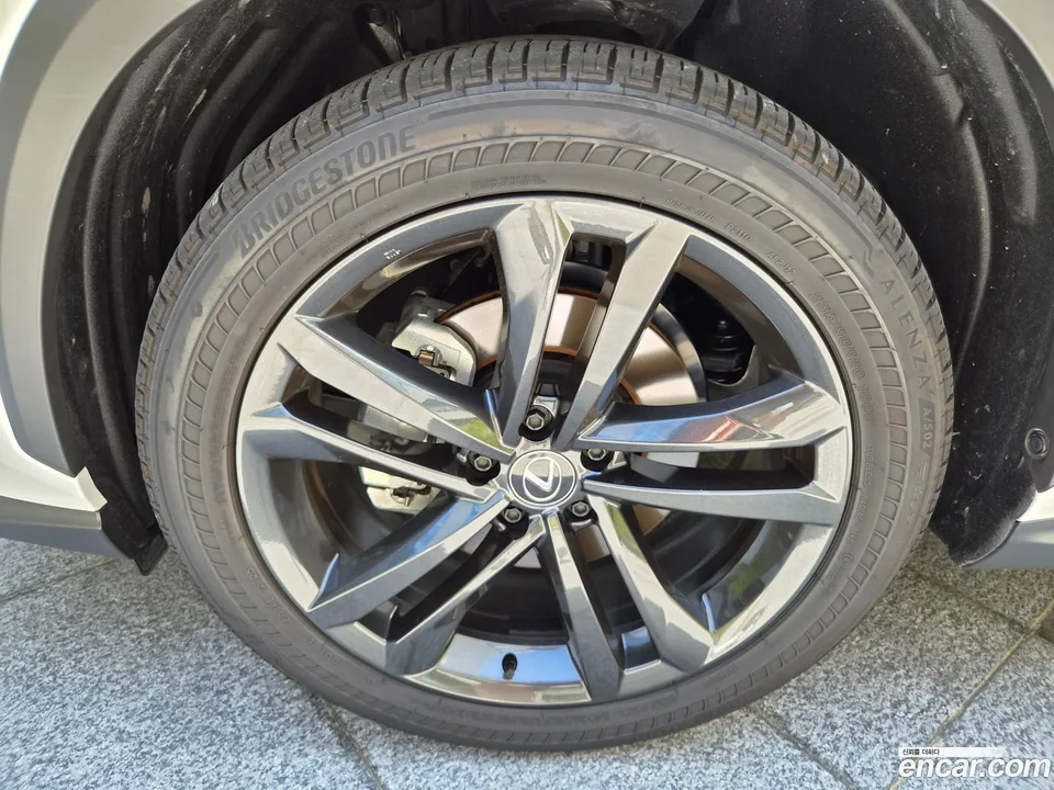 Lexus NX 350h 2025 — thumbnail 2