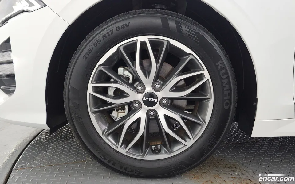 Kia K5 2.0 2023 — thumbnail 2