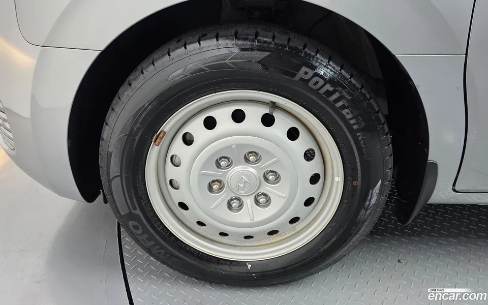 Hyundai Staria 11 2022 — thumbnail 2