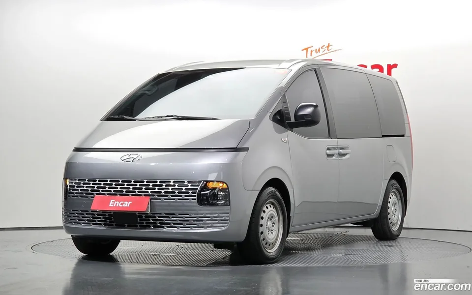 Hyundai Staria 11 2022 — photo 1, buy with delivery to Moscow
