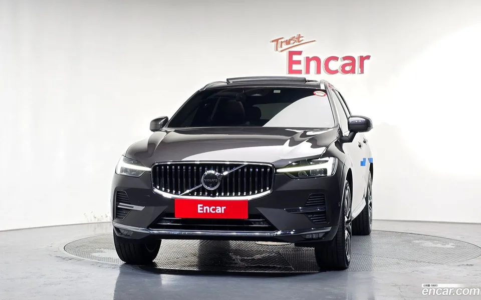 Volvo XC60 B6 2023 — thumbnail 3