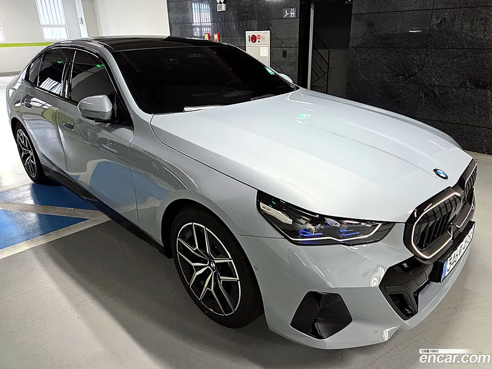 BMW 5 Series 520i M 2026 — thumbnail 3