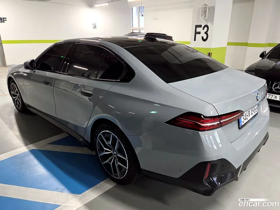 BMW 5 Series 520i M 2026 — thumbnail 4