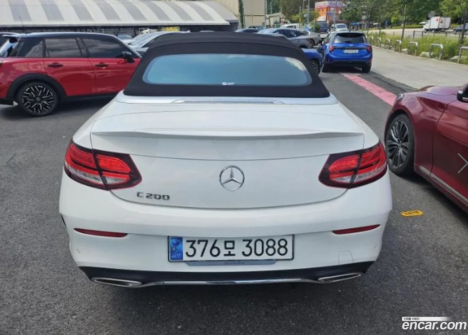 Mercedes-Benz C-Class C200 2023 — thumbnail 2