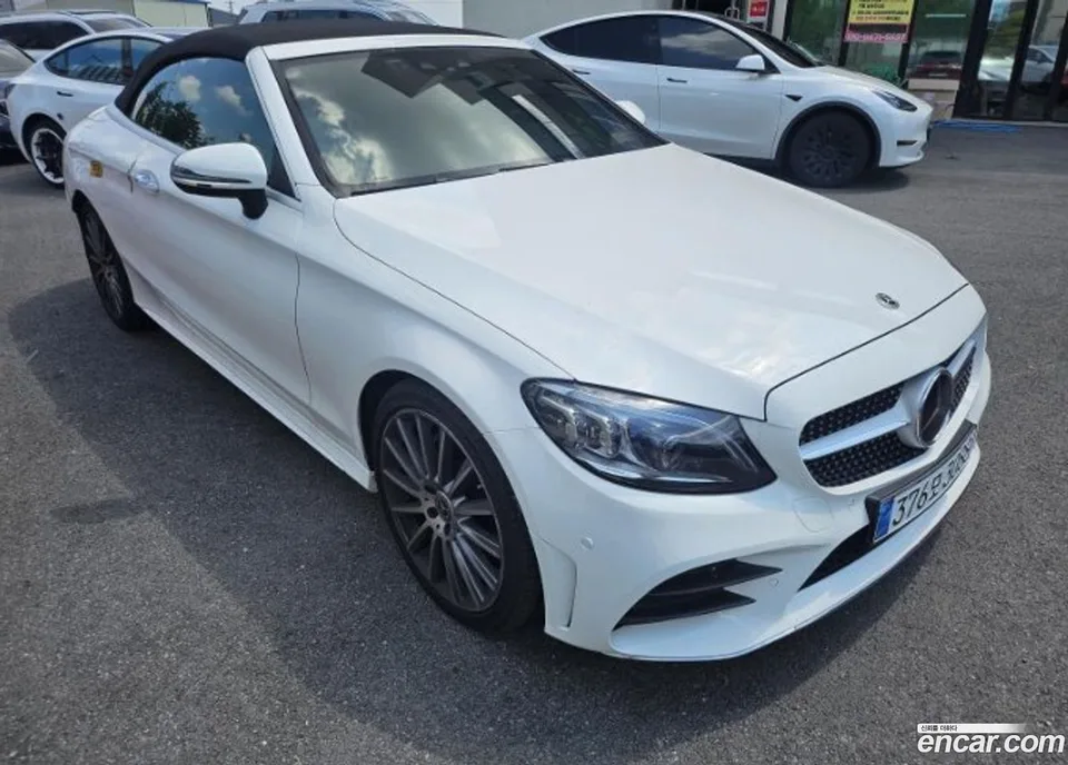Mercedes-Benz C-Class C200 2023 — thumbnail 3