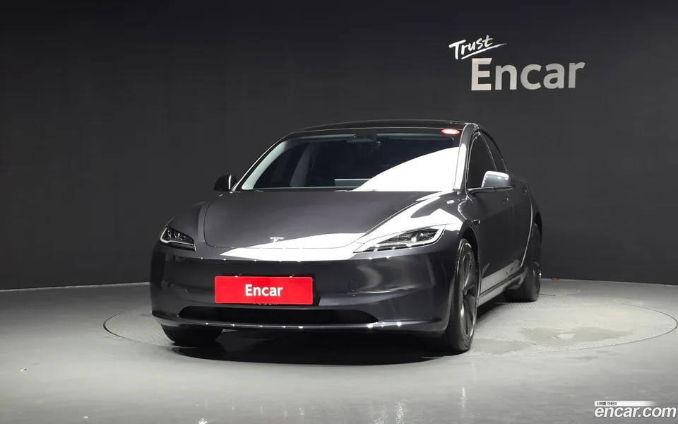 Tesla Model 3 RWD 2025 — thumbnail 3