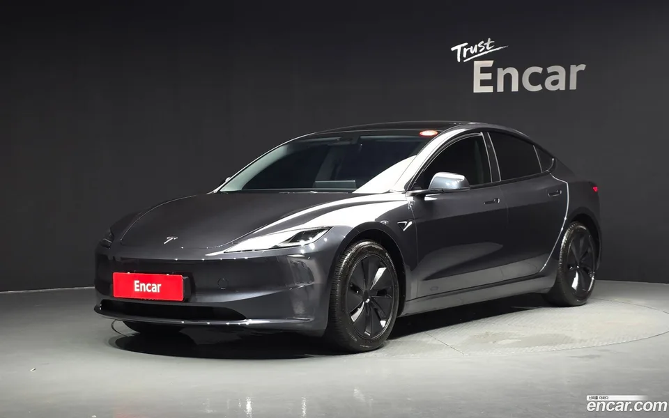 Tesla Model 3 RWD 2025 — photo 1, buy with delivery to Moscow