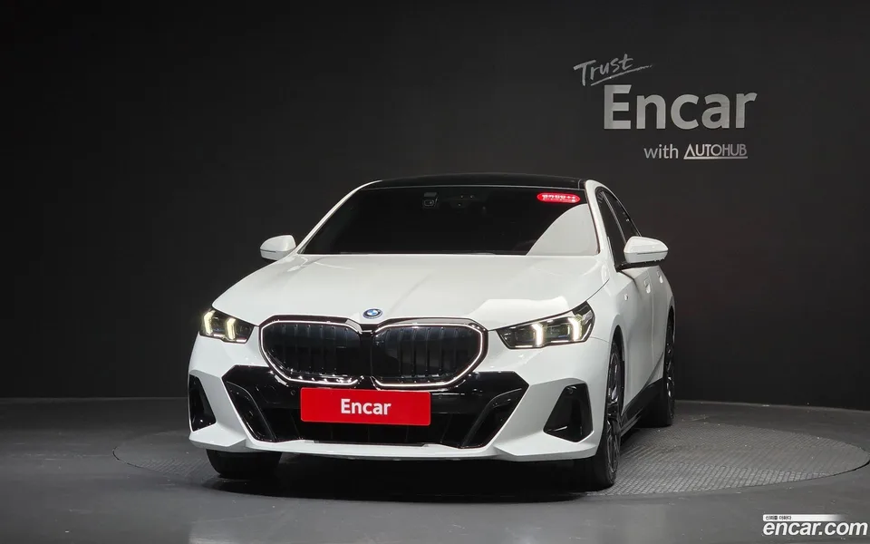 BMW i5 xDrive 40 M 2025 — thumbnail 3
