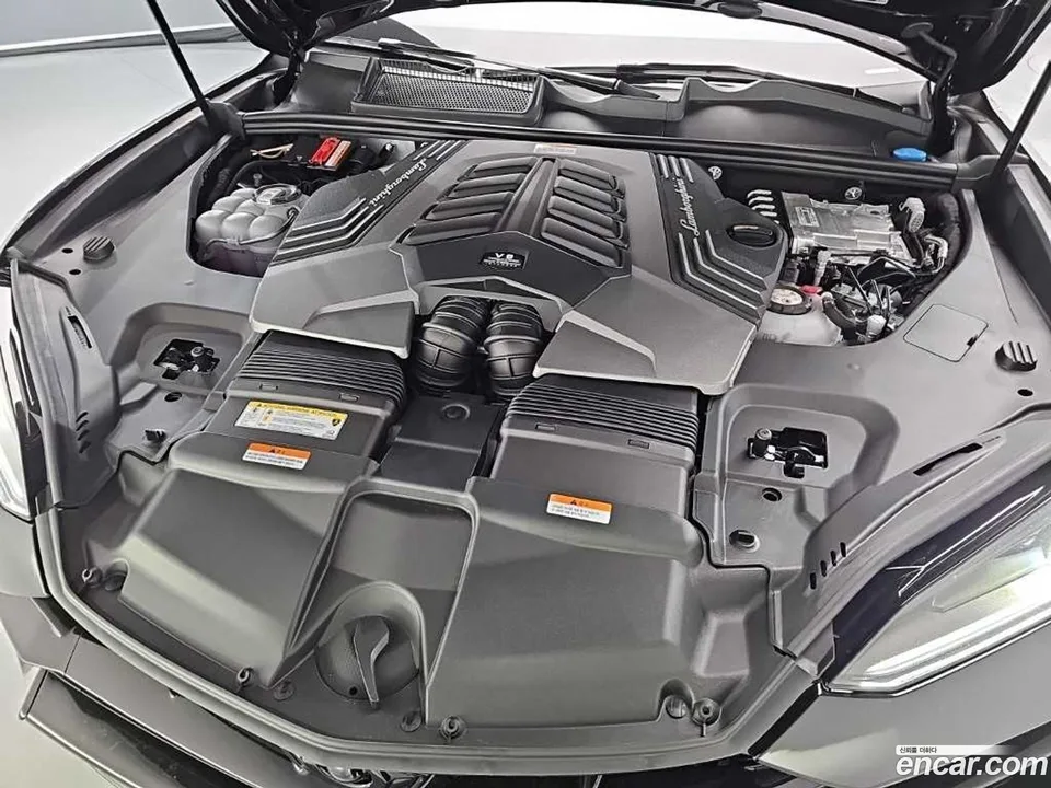 Lamborghini Urus 4.0 V8 SE 2026 — thumbnail 2
