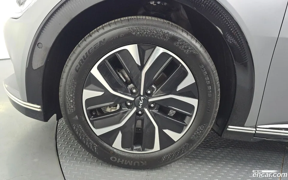 Kia EV6 2024 — thumbnail 2
