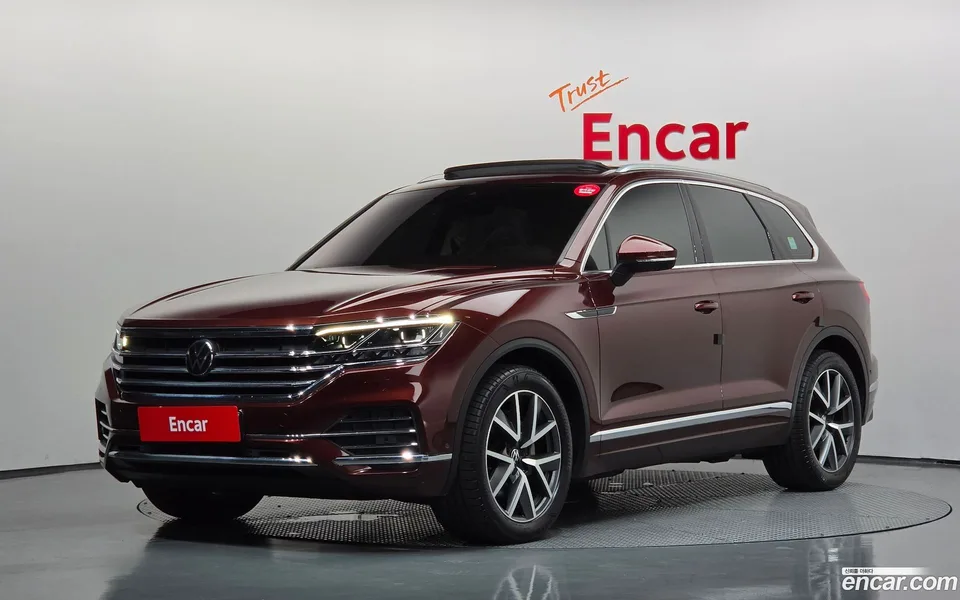 Volkswagen Touareg 3.0 TDI 2023 — photo 1, buy with delivery to Moscow