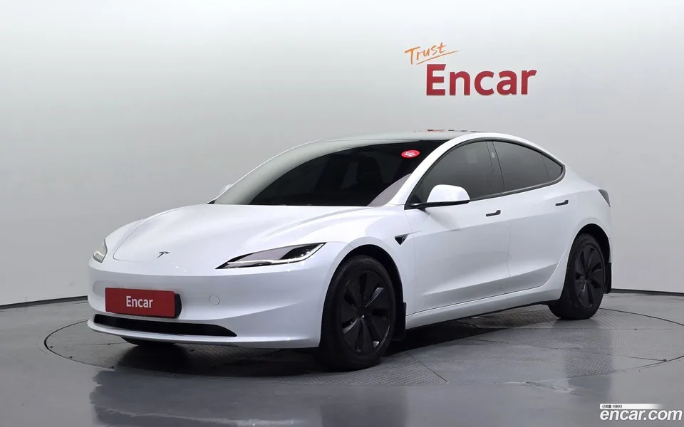Tesla Model 3 AWD 2024 — photo 1, buy with delivery to Moscow