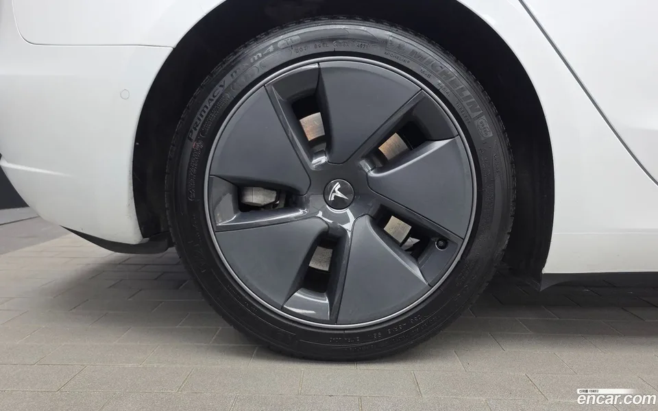 Tesla Model 3 AWD 2022 — thumbnail 2