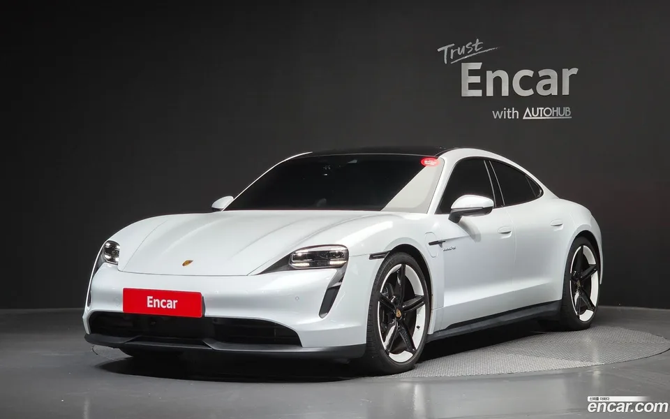 Porsche Taycan 2023