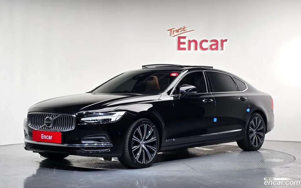 Volvo S90 B5 2023 — photo 1, buy with delivery to Moscow