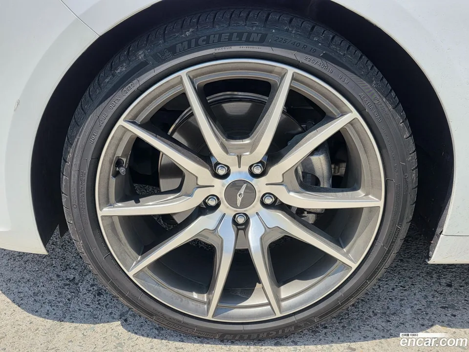 Genesis G70 2.0T 2WD 2022 — thumbnail 2