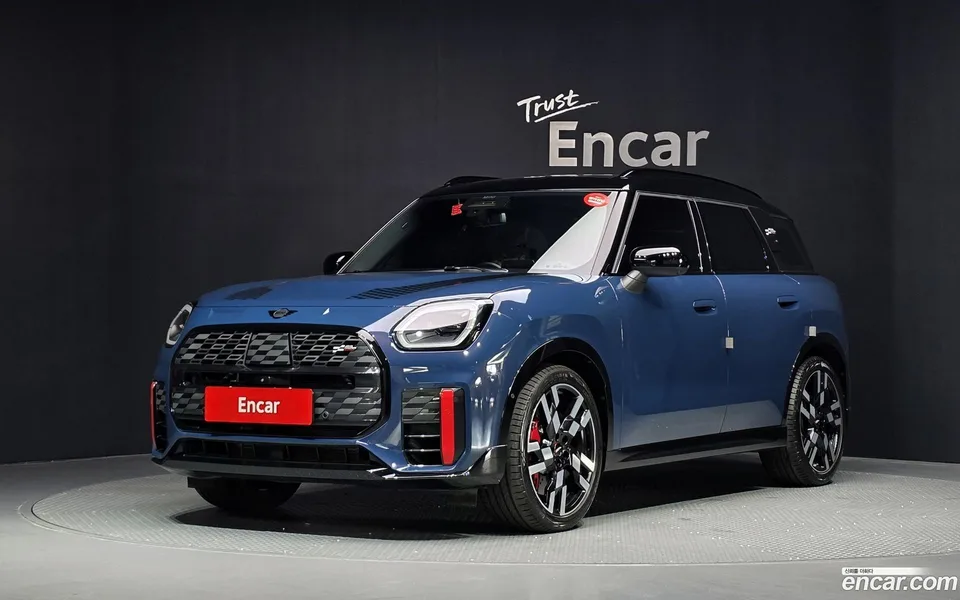 MINI Cooper S Countryman ALL4 JCW 2025 — photo 1, buy with delivery to Moscow