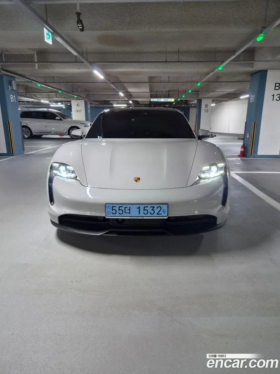 Porsche Taycan 2022 — thumbnail 3