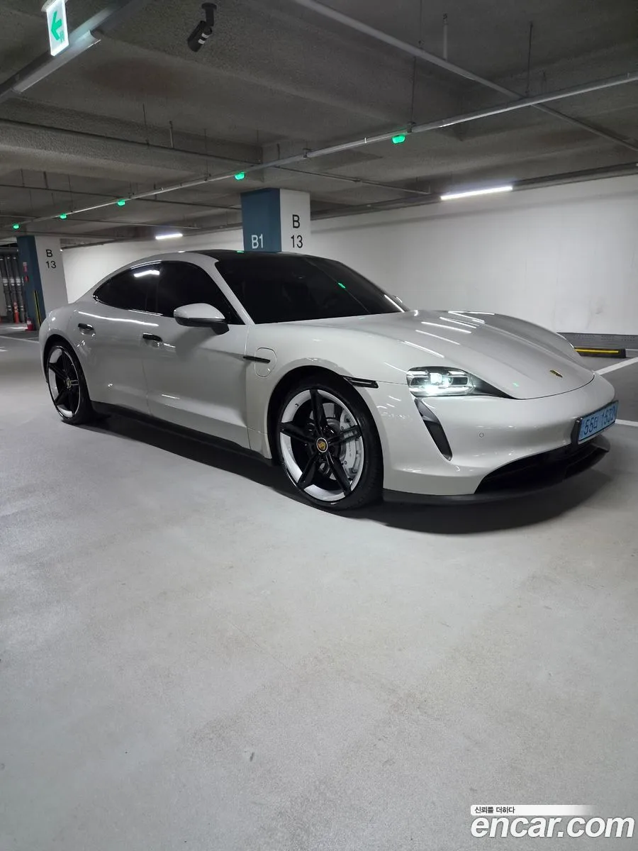 Porsche Taycan 2022 — photo 1, buy with delivery to Moscow