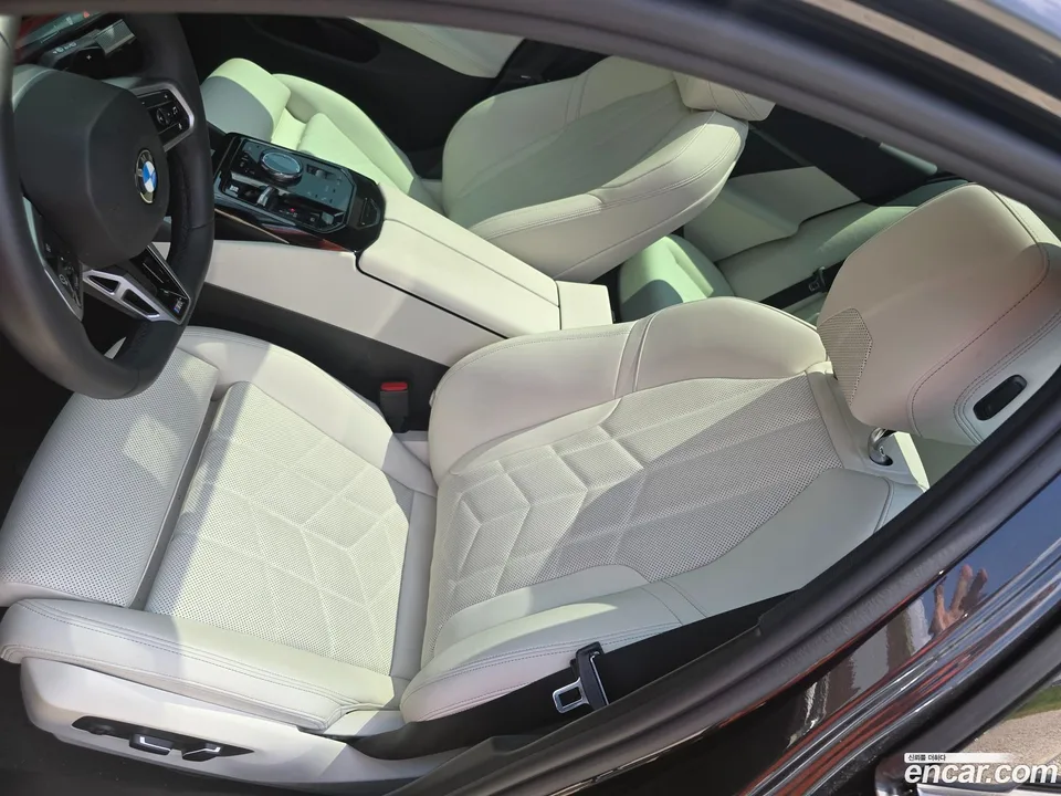 BMW 5 Series 520i M 2025 — thumbnail 2