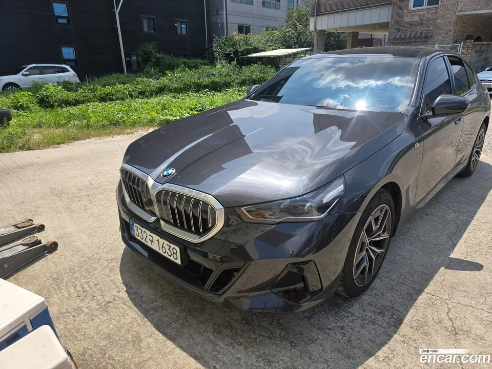 BMW 5 Series 520i M 2025 — photo 1, buy with delivery to Moscow