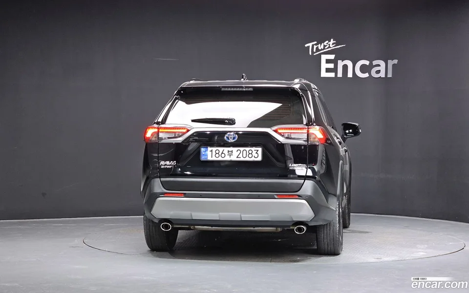 Toyota RAV4 2.5 4WD LTD 2023 — thumbnail 4