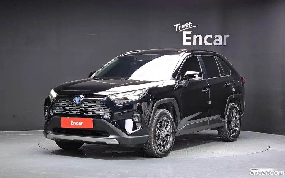 Toyota RAV4 2.5 4WD LTD 2023 — photo 1, buy with delivery to Moscow