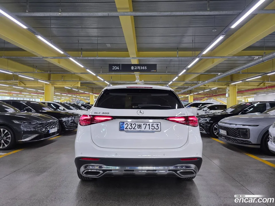 Mercedes-Benz GLC-Class GLC300e 4MATIC 2025 — thumbnail 2
